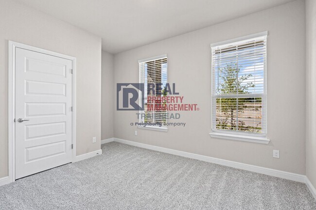 Building Photo - Charming 4-Bed / 2-Bath New Home — Spaciou...