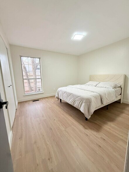 Building Photo - 3705 Windover Dr