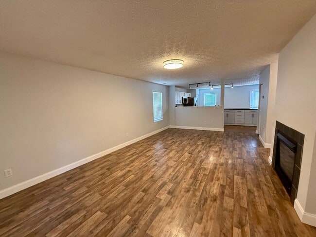 Building Photo - Spacious 4-Bedroom Home in the Licking Heights School District