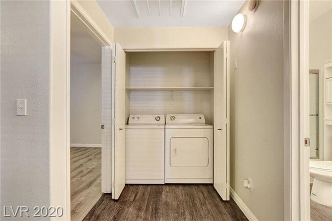 Building Photo - Gorgeous 2bedoom condo ready for immediate move-in!