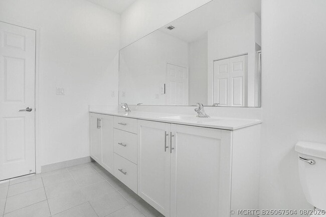 Building Photo - 2839 SW 16th Terrace