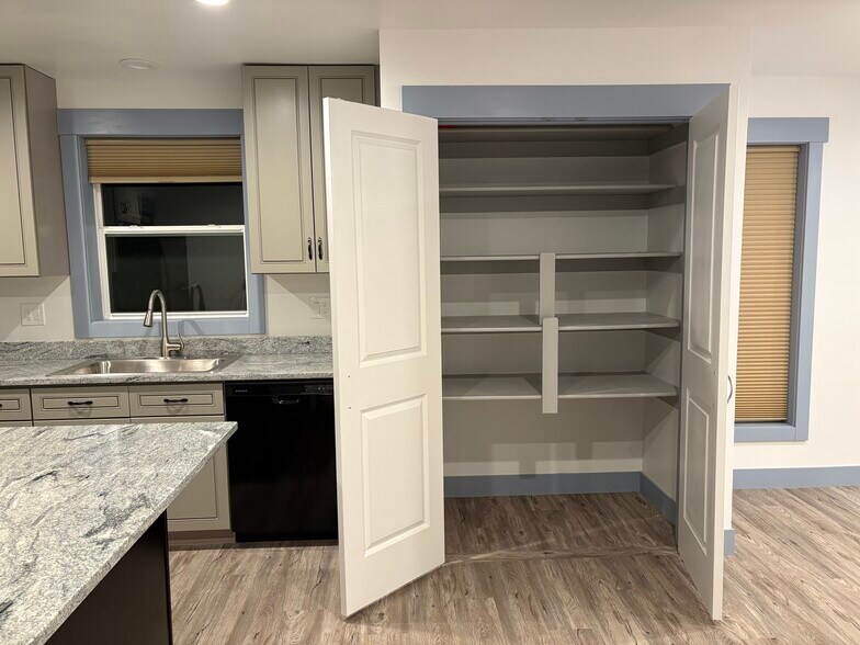 Building Photo - 621 4th St