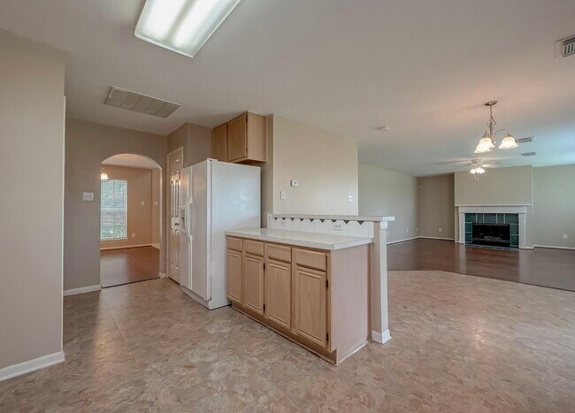 Building Photo - 4914 Jaymar Dr