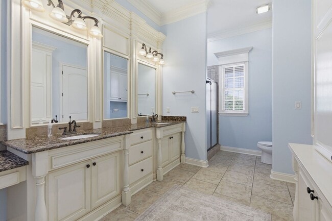 Building Photo - 1549 L'Acadie Dr