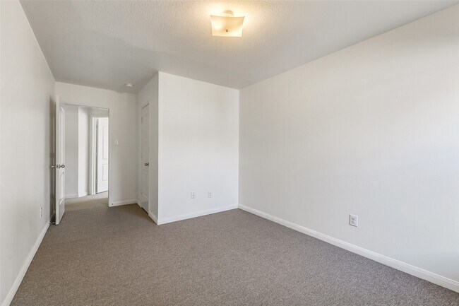 Building Photo - 22719 Tabberts Wy