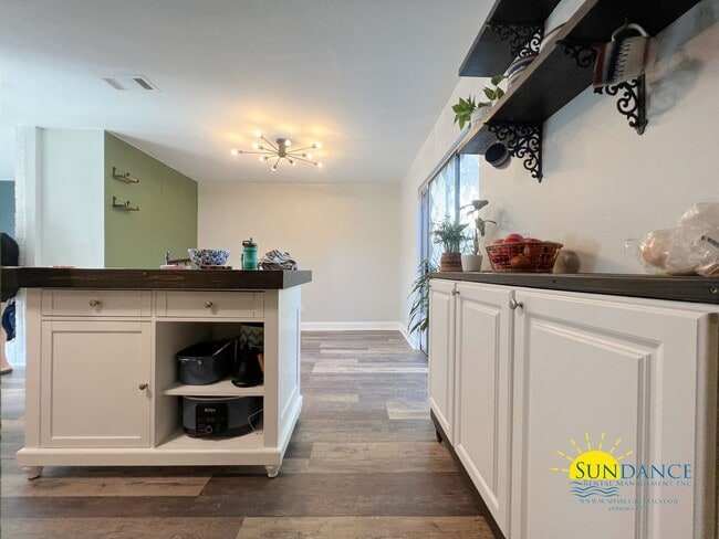 Building Photo - 2 Bedroom home with custom upgrades in the...