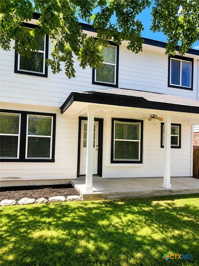 Building Photo - 215 San Saba