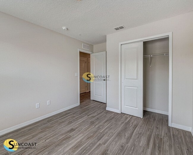 Building Photo - 9524 Hood Rd