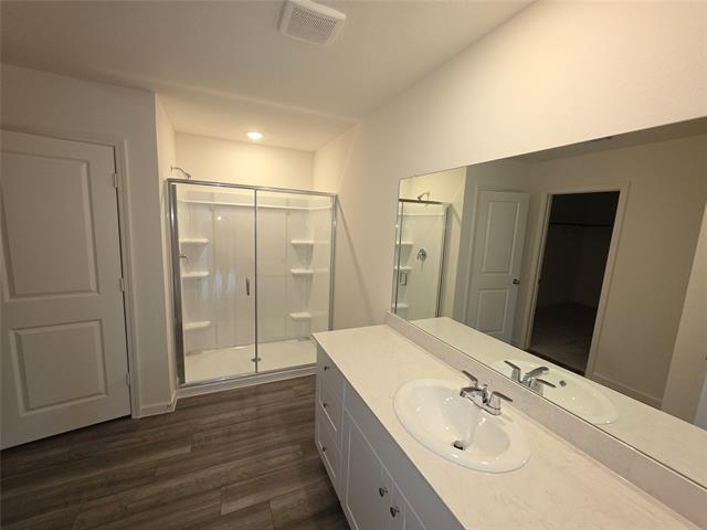 Building Photo - 2206 Pioneer Dr