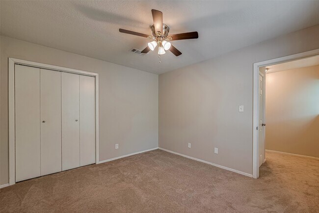 Building Photo - 505 Stoneledge Dr