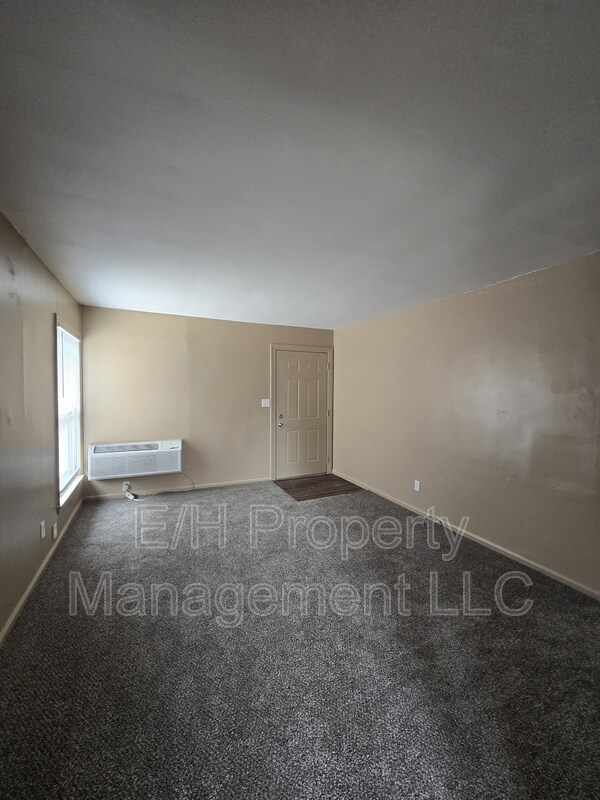 Building Photo - 1952 S Hiram St