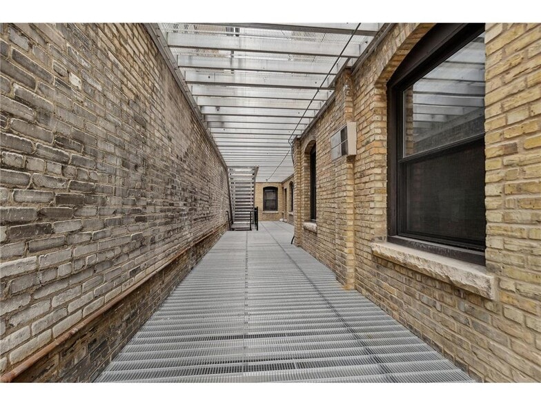 Building Photo - 1204 Harmon Pl