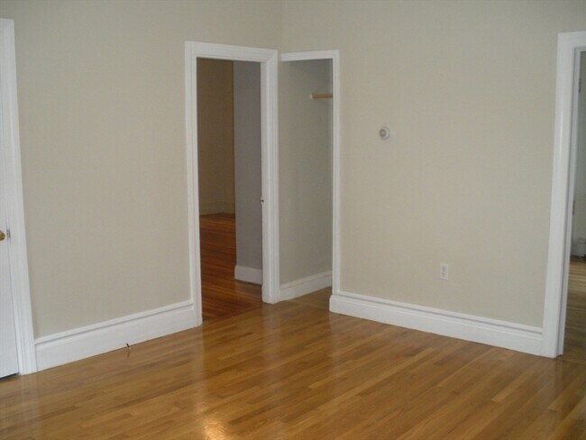 Building Photo - 113 Rockland St