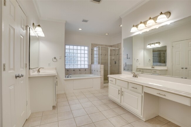 Building Photo - 3015 W Park at Fairdale