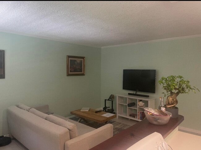 Building Photo - 205 NE 3rd St