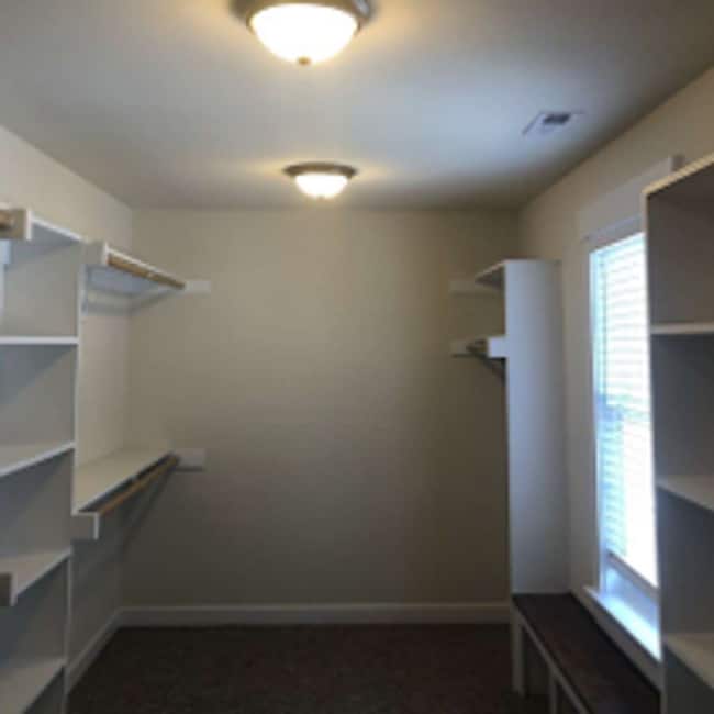 Building Photo - Spacious Four Bedroom Available July 3