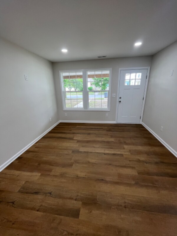 Building Photo - 437 N Main St