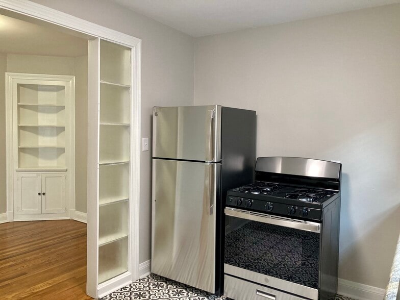 Stainless Appliances - 2118 Eastern Pky