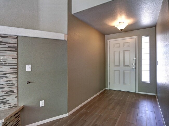 Building Photo - 10809 Garden Mist Dr