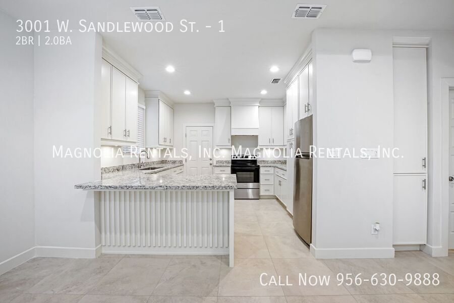 Building Photo - 3001 W Sandlewood St