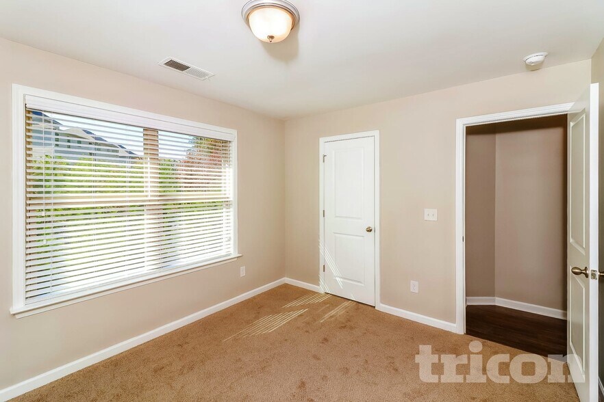 Building Photo - 309 Oxbow St