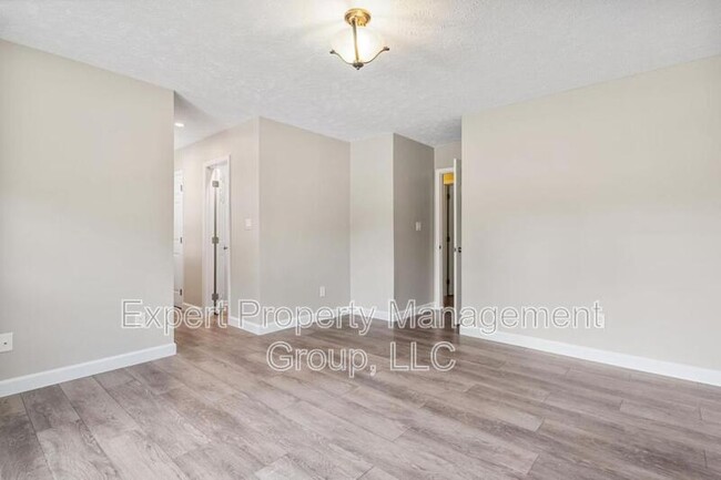Building Photo - 2470 Lull Water Dr
