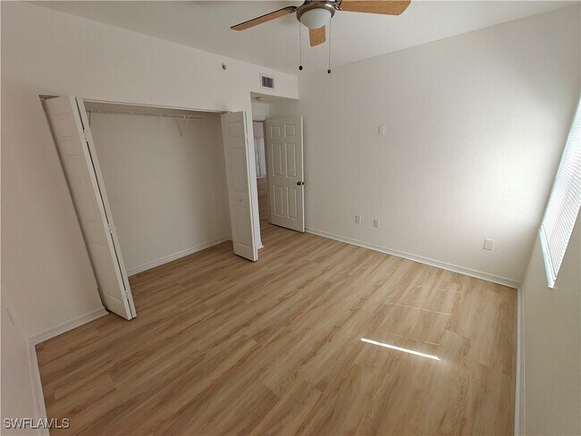 Building Photo - 6490 Aragon Way