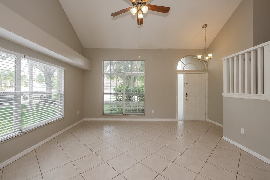 Building Photo - 13423 Beechberry Dr
