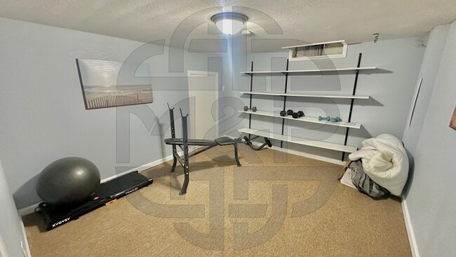 Building Photo - 1258 N Crestway St