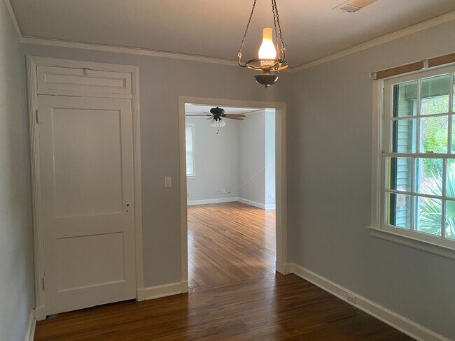 Building Photo - 2530 Girard St