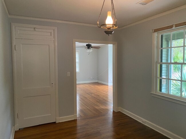 Building Photo - Heart of Cloverdale