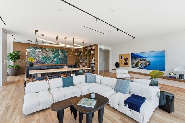 Building Photo - 1400 Biscayne Blvd