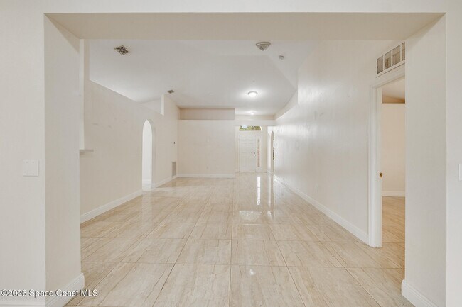 Building Photo - 537 Mason Dr