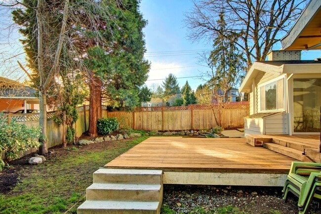Building Photo - Bellevue Home
