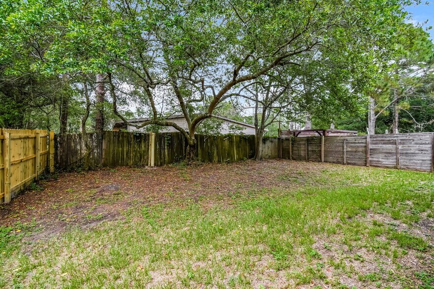 Building Photo - 5549 Oak Crossing Dr