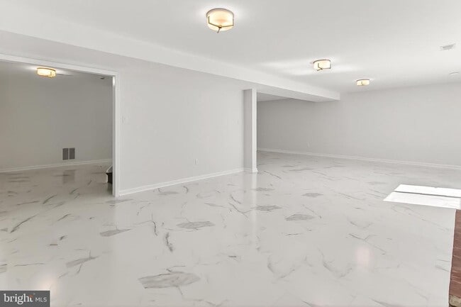 Building Photo - 6294 Dunaway Ct