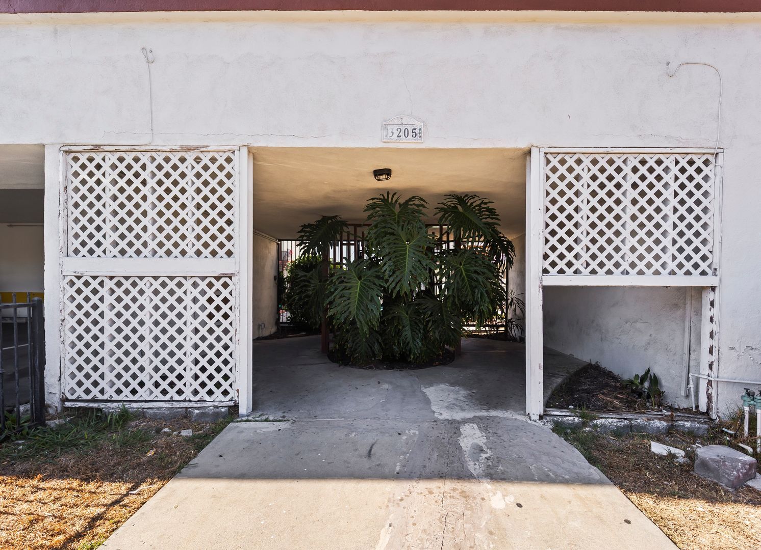 Building Photo - 3205 W 60th St