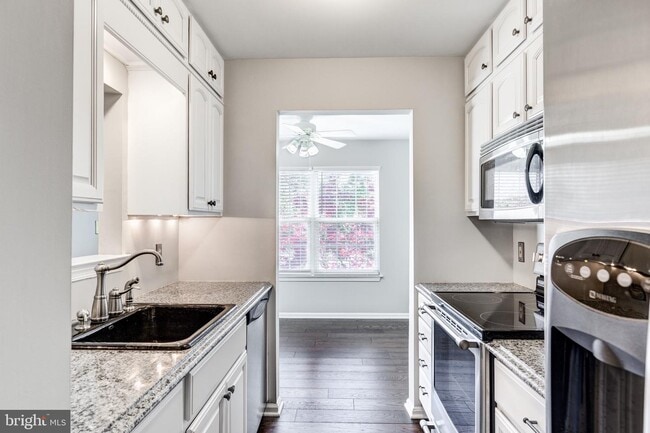 Building Photo - 3805 Sunnyfield Ct