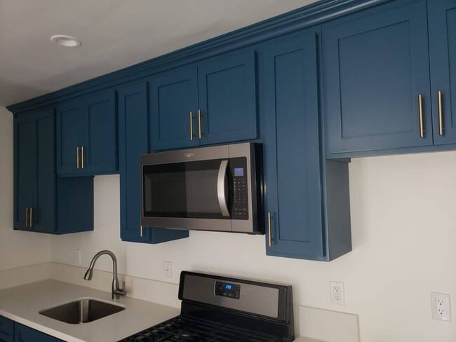 Interior Photo - 1329-1331 Quintero St