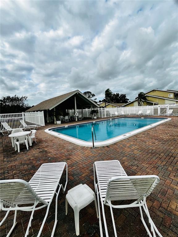 Building Photo - 6490 Cape Hatteras Way NE