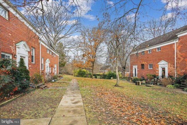 Building Photo - 3139 Martha Custis Dr