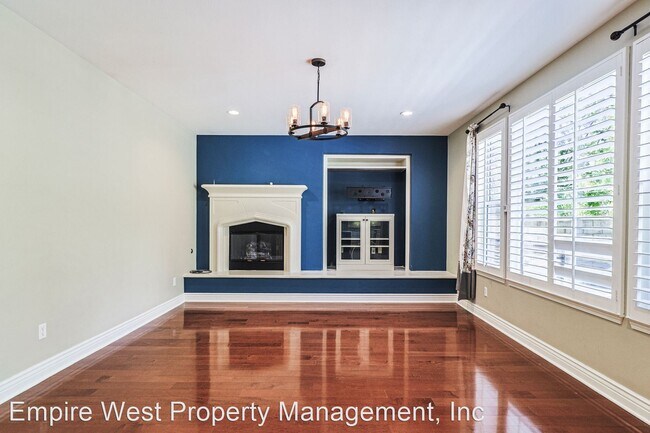 Building Photo - 5 br, 3 bath House - 28115 De La Vina Way