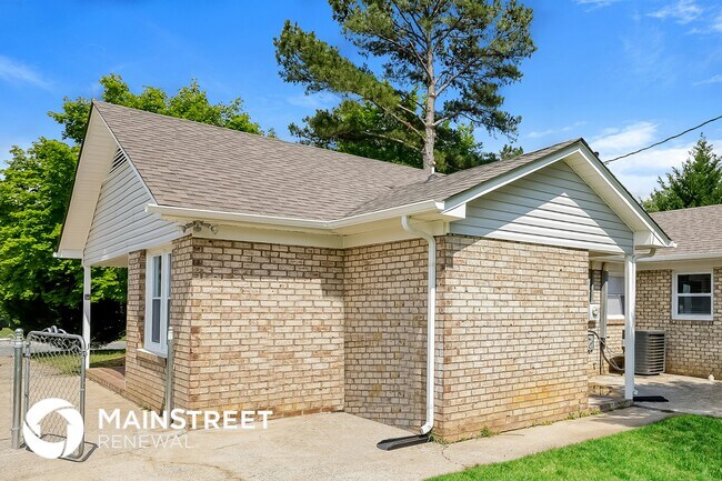 Building Photo - 8013 Hemby Wood Dr