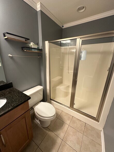 Building Photo - 239 Lincoln St