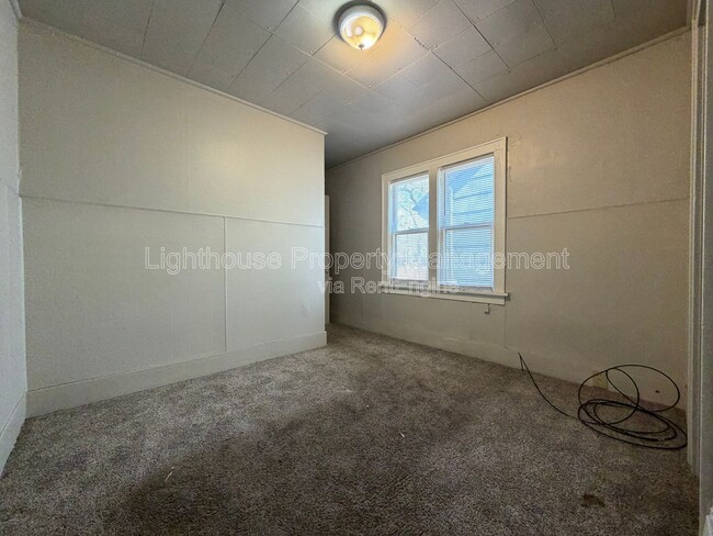 Building Photo - 232 E Lincoln Ave