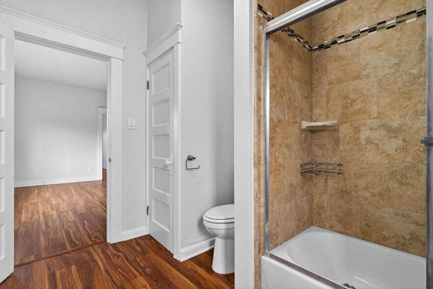 Building Photo - 905 Cherry Ave