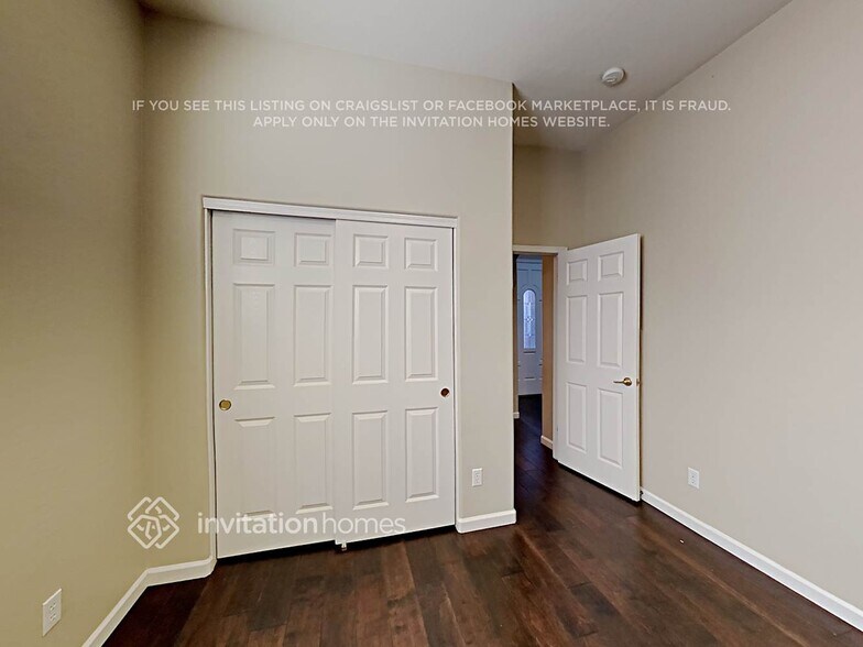 Building Photo - 7209 W Paradise Ln