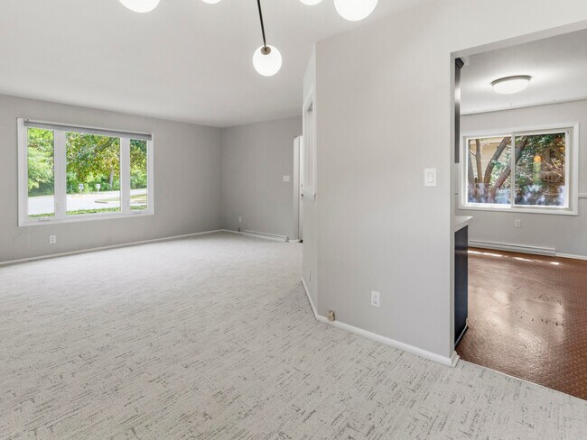 Building Photo - 4913 N Navajo Ave