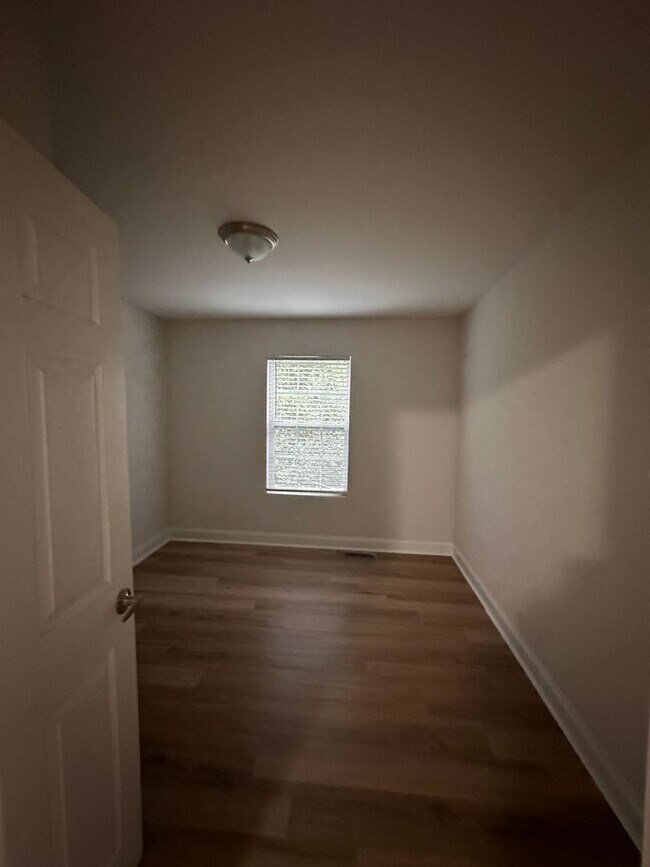 Building Photo - Immaculate 3 Bedroom Home For Rent In Soug...