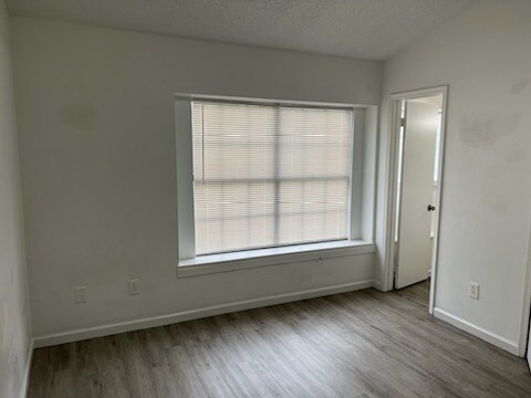 Building Photo - Grasslands